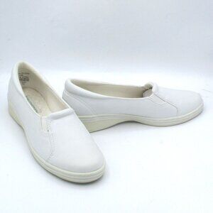 Grasshoppers Womens Jensen White Slip-On Shoes 7.5M